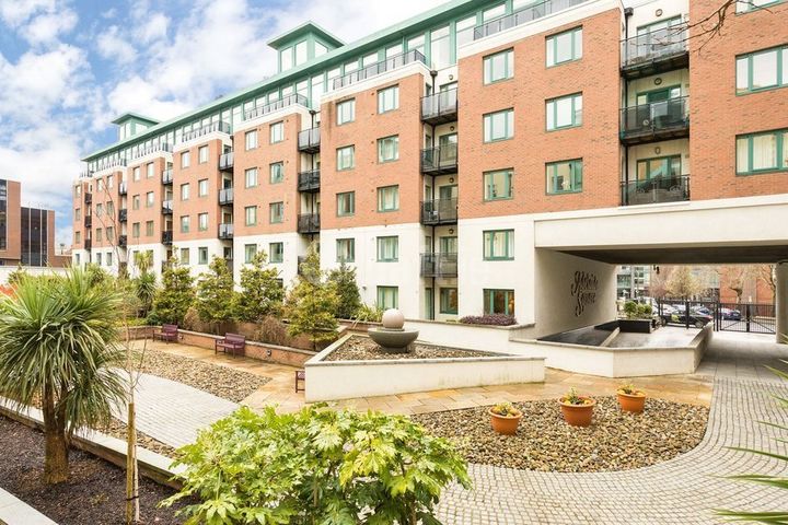 Penthouse Apartment, Adelaide Square, Whitefriar Street, Dublin 8