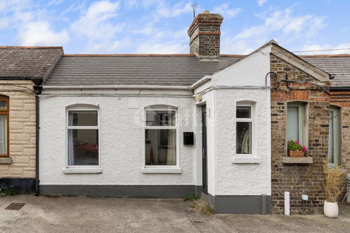 7 Watkins Square, Ardee Street, Dublin 8