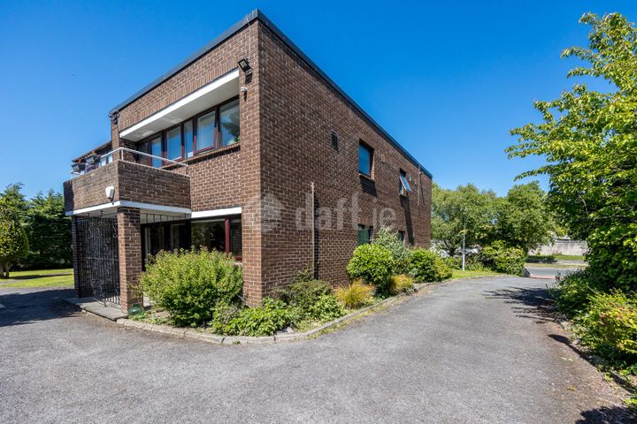 Apartment 7, Hillcrest Court, D09 YW57, Dublin 9