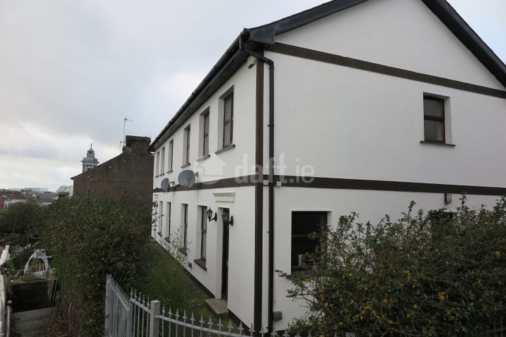 81b Highland Cottages Lower Glanmire Road, St. Lukes, Co. Cork
