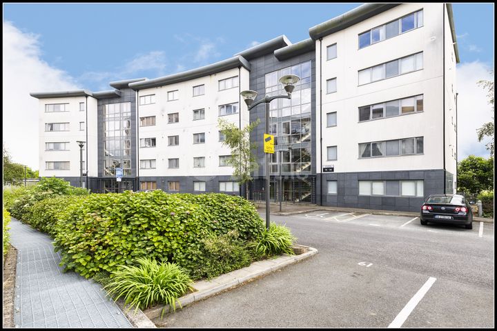 77 THE BEECHES, CARRINGTON, NORTHWOOD, Santry, Dublin 9
