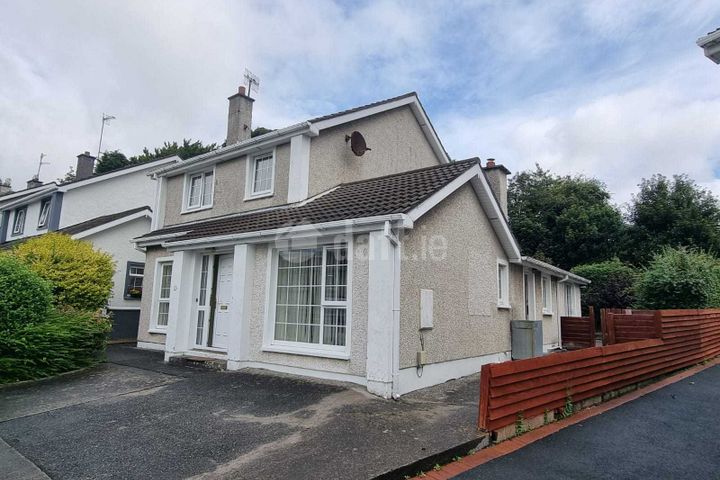 12 Oaklands Park, Letterkenny, Co. Donegal