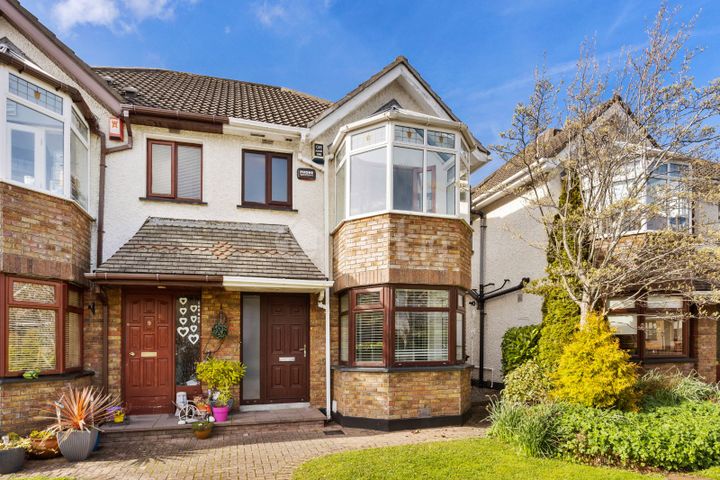 10 Fey Yerra, Leopardstown Road, Foxrock, Dublin 18