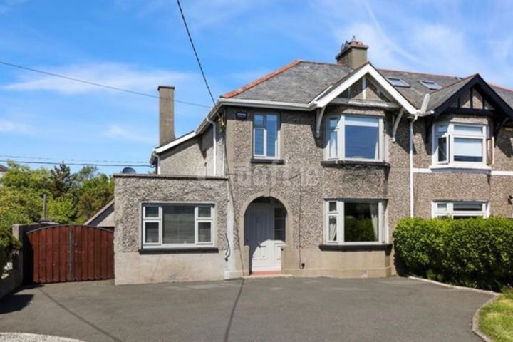 Dun Cairn, 24 Howth Road, Sutton, Sutton, Dublin 13