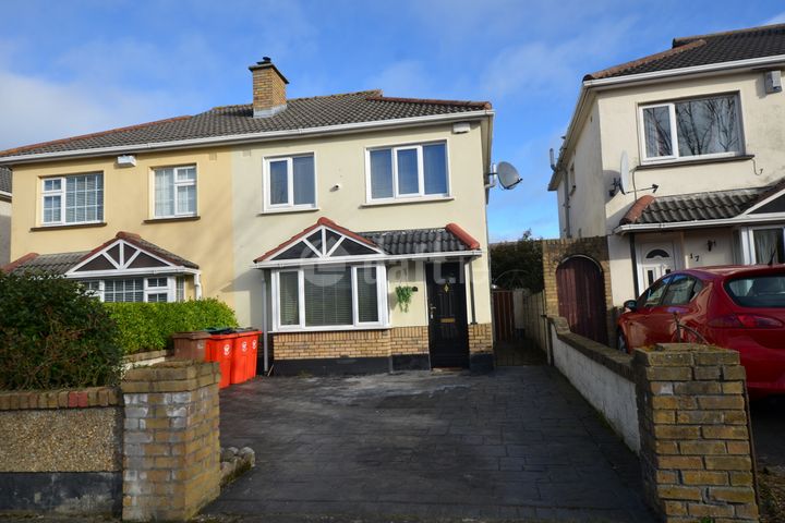 15 Woodlawn Close, Santry, Dublin 9
