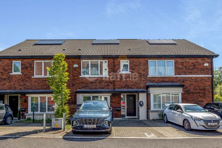 17 Larkfield View, Clay Farm, Leopardstown, Dublin 18