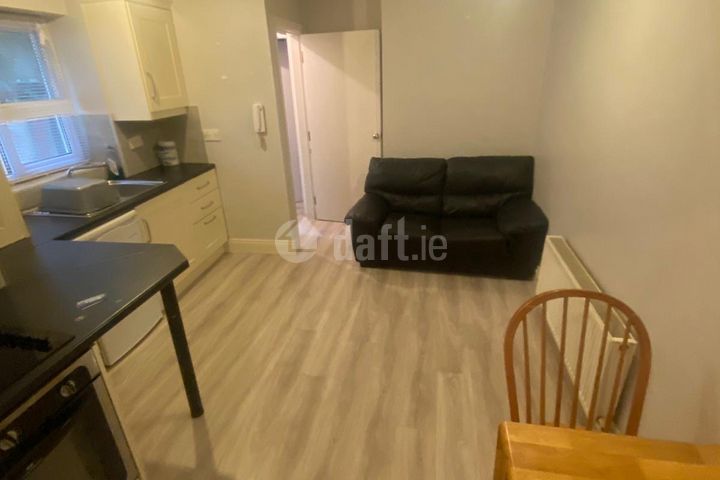 Flat 2, 14 Bridge Street, Waterford, Ferrybank, Co. Waterford