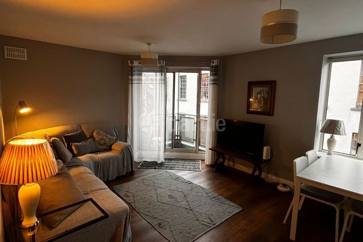 Apartment 8, Sprangers Yard, Temple Bar, Dublin 2