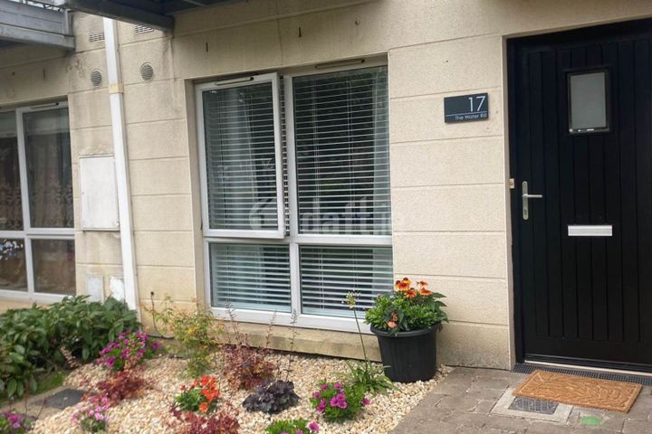 17 The Water Rill, Waterside