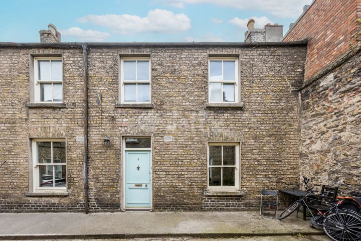 Mackies Place, off Pembroke Street Lower, Dublin 2