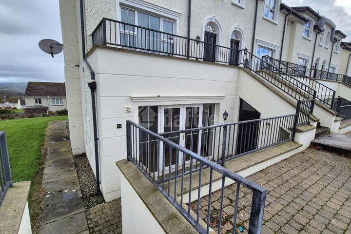 77 A The Green, Thornberry