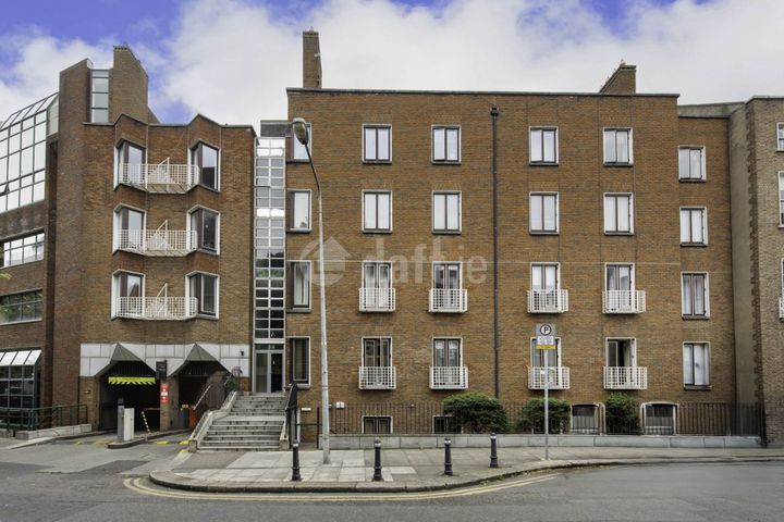 22 Earlsfort Court, Hatch Street Lower, Dublin  2