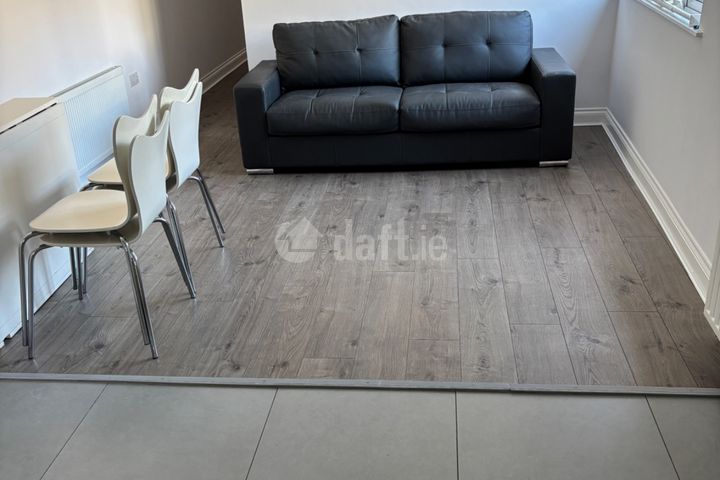 Short Term Letting Only - Apartment 3, 18 The Mall, Wicklow Town, Co. Wicklow