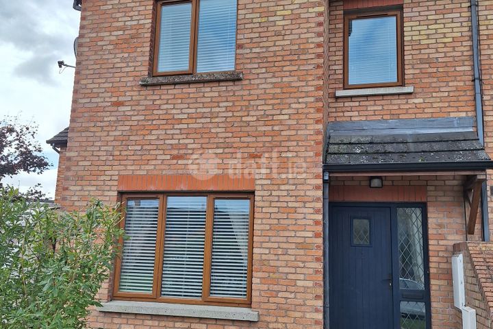 2 An Bothair Na Carraig, Lis Na Dara, Dundalk, Co. Louth