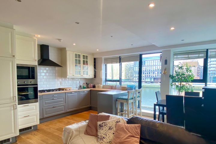 77 Sir John Rogerson's Quay, Dublin 2