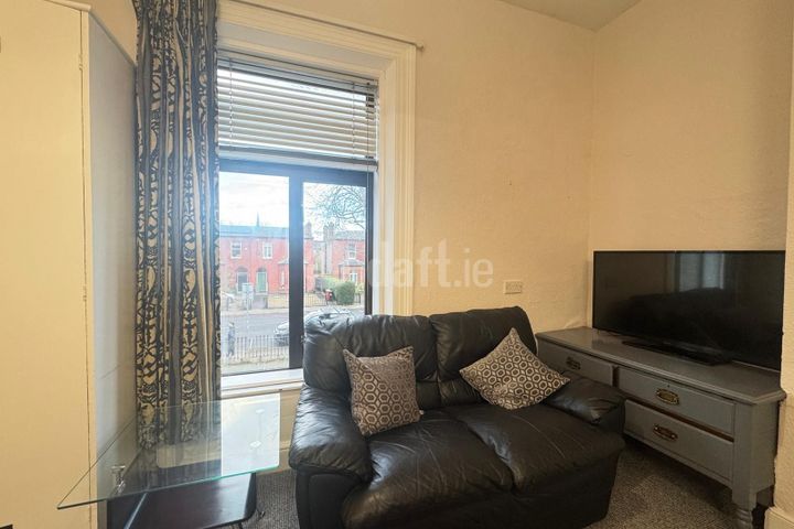Flat 6, 33/35 Charleville Road, North Circular Road, Dublin 7