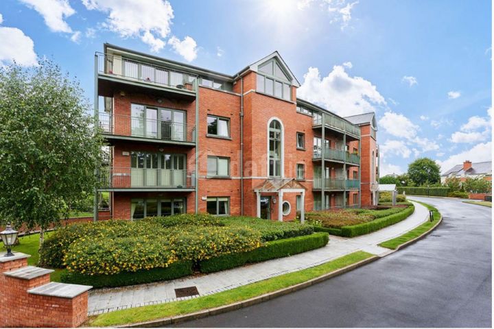 3 Alder Lodge, Farmleigh Avenue, Farmleigh Woods, Strawberry Beds, Co. Dublin