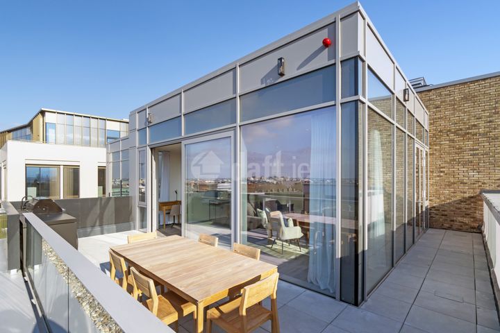 Apartment 28, Lock Gate 3, Charlemont Lane, Dublin 2