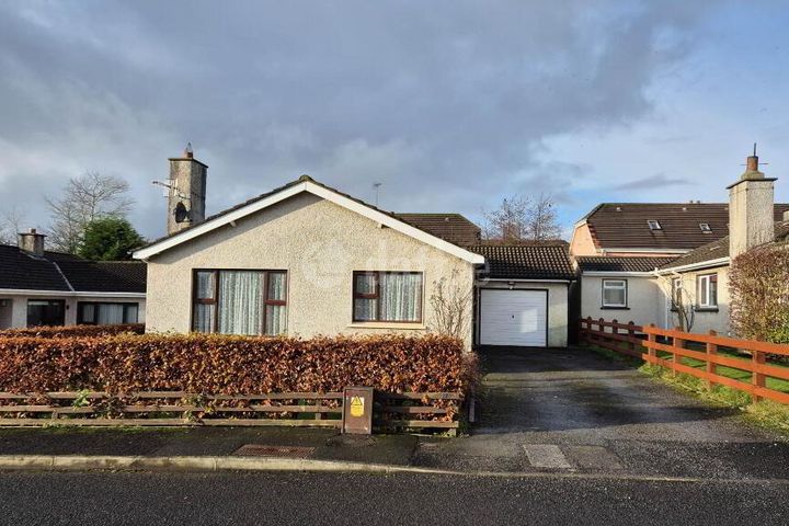 27 Knocknamona Park, Letterkenny, Co. Donegal