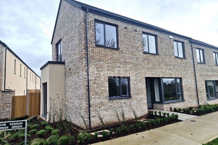 Kennan Green, Luttrellstown Gate, Castleknock, Dublin 15