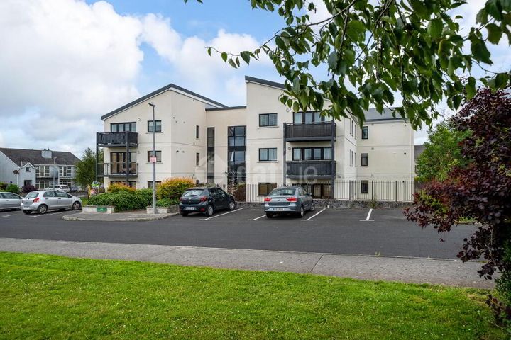 1 Montrey Pine, River Village, Monksland, Athlone, Co. Roscommon