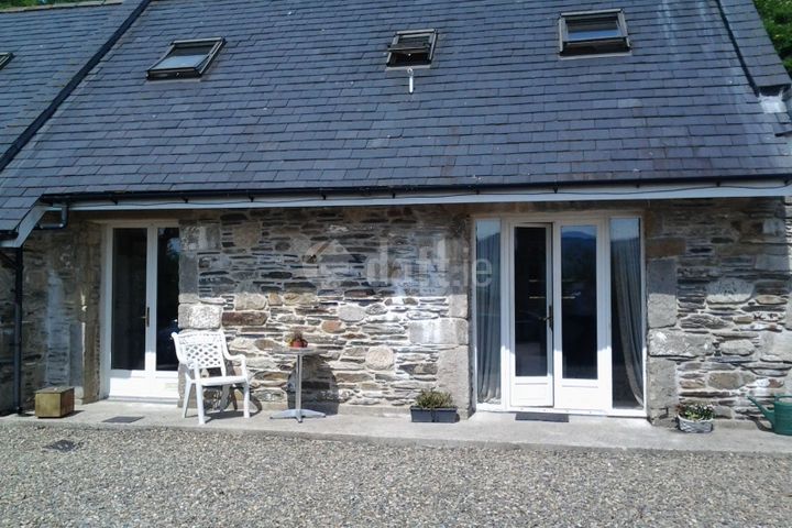 3 Courtyard Cottages, Rosnastraw, Tinahely, Co. Wicklow