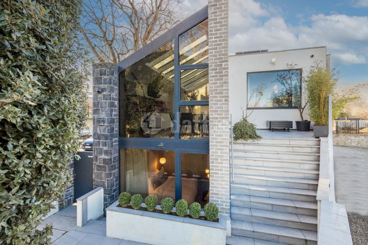 Anglesea Road, Ballsbridge, Dublin 4