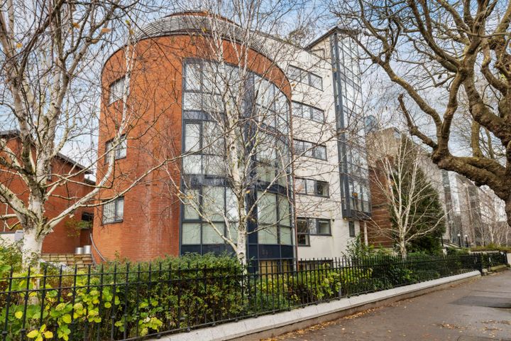 Apt 5. Symphany House, Adelaide Road, Dublin 2