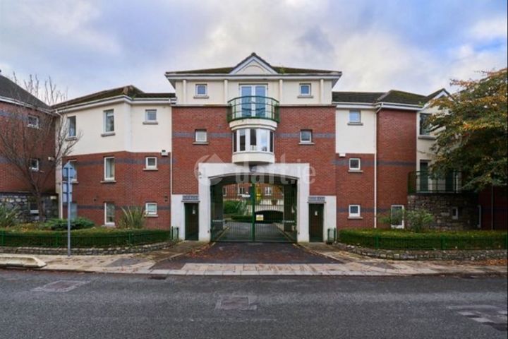 Main street, Chapelizod, Dublin 20