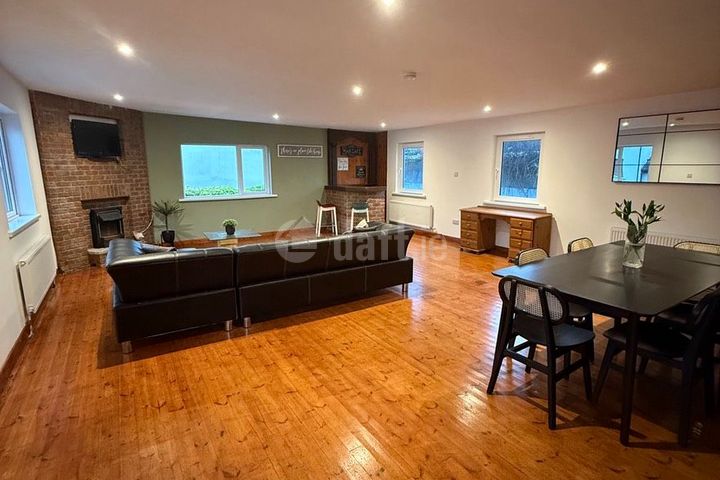 Allen's Bar Penthouse Apartment, Riverstick, Riverstick, Co. Cork