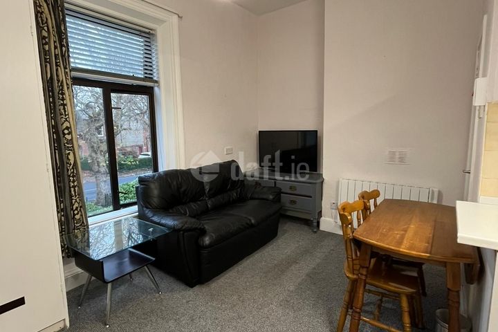 Flat 6, 33/35 Charleville Road, North Circular Road, Dublin 7