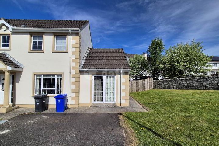 35, B Solomons, Letterkenny, Co. Donegal