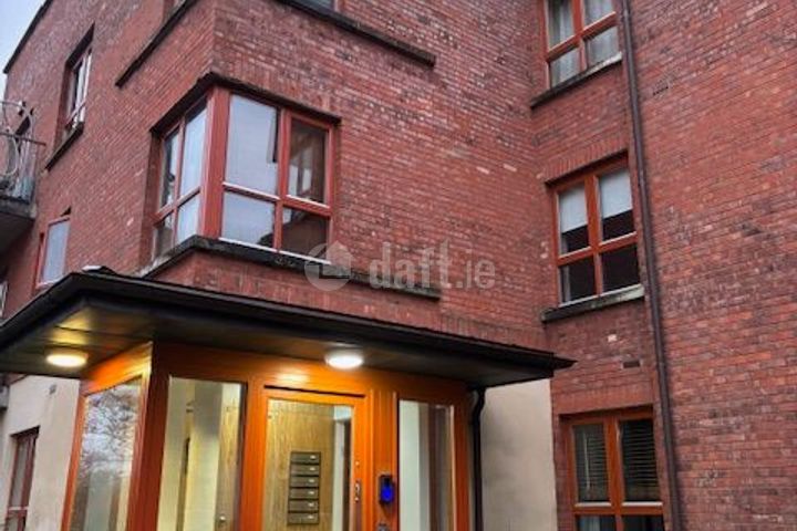 Apartment B, 25 Fernleigh Drive, Carpenterstown, Dublin 15