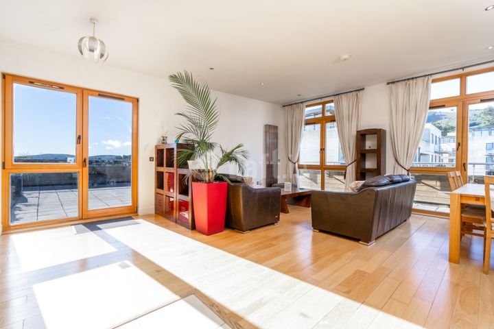 Parkview Penthouse, Stepaside, Dublin 18