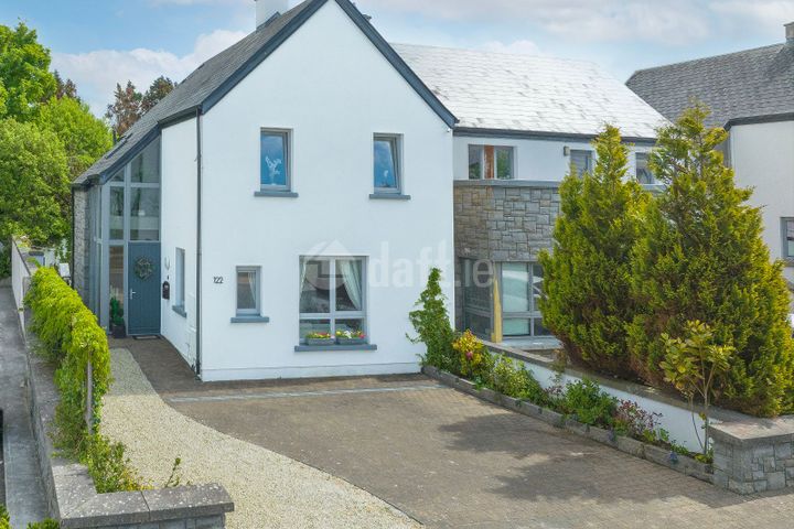 122 Cairéal Mór, Castlegar, Tuam Road, Co. Galway