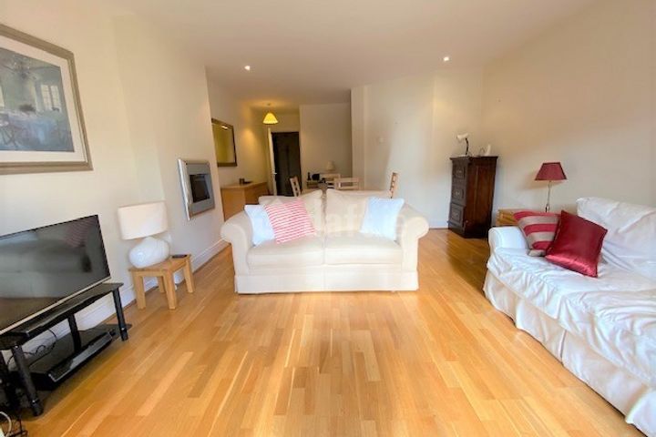 Ballintyre Square, Ballinteer, Ballinteer, Dublin 16