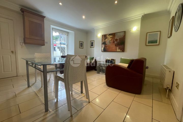 Flat 1 , 27 Pearse Square, Dublin 2, Grand Canal Dock, Dublin 2