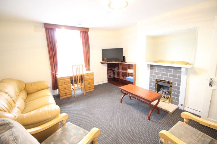 Top (2nd) Floor, 565 North Circular Road, North Circular Road, Dublin 1