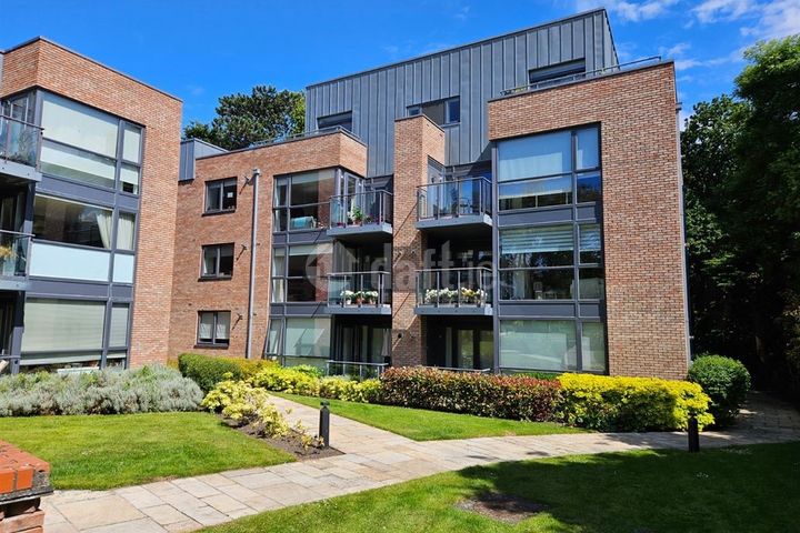 5 Traverslea Woods, Glenageary Road Lower, Glasthule, Co. Dublin