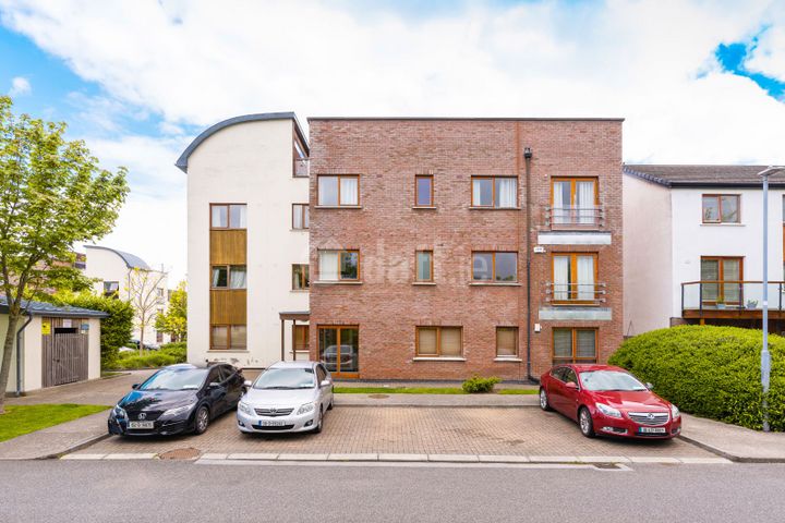 42 Hunters Avenue, Hunters Wood, Ballycullen, Dublin 24