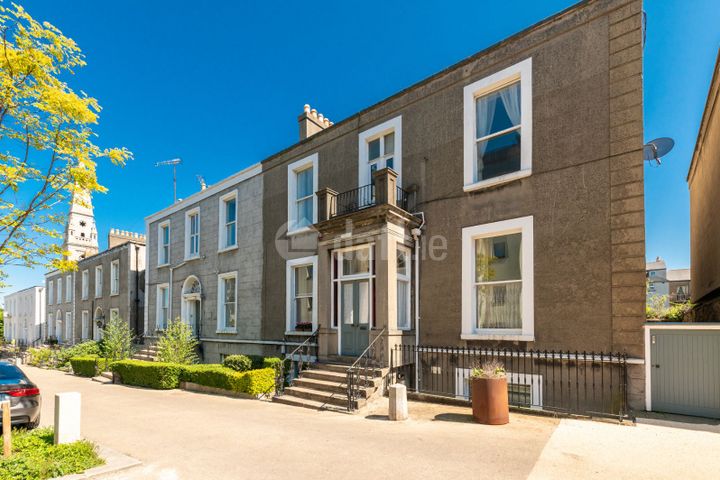 6 Russaguile, Haigh Terrace, Dun Laoghaire, Co. Dublin