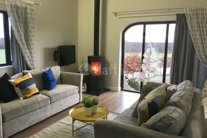 15 mins outside kinnegad, Rochfortbridge, Co. Westmeath