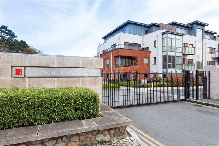 Southmede, Ballinteer, Dublin 16