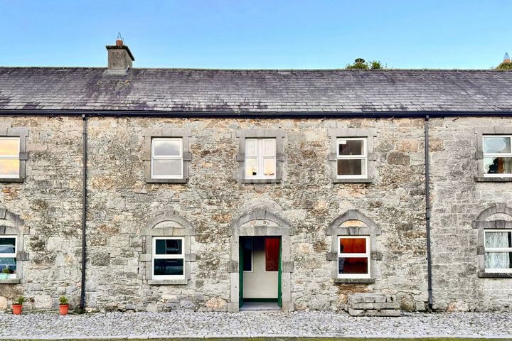 Middle Left, Ballinderry Court, Ballinderry, Moate, Co. Westmeath