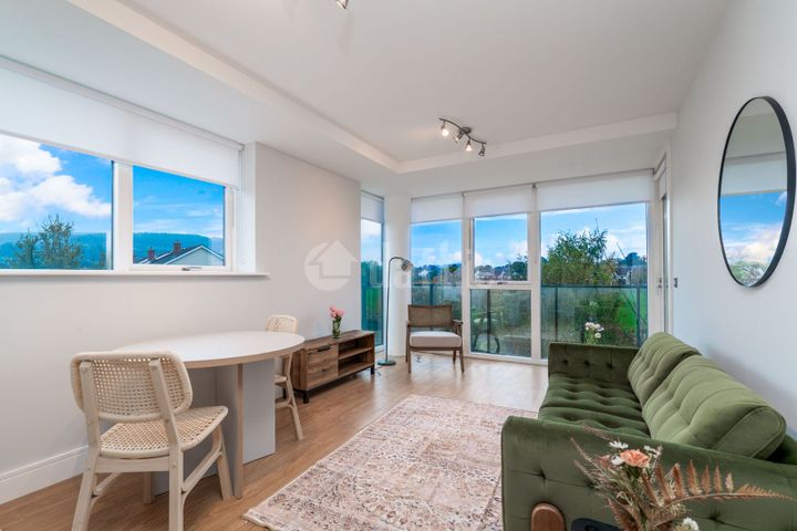 Weavers Hall, Levmoss Park, Leopardstown, Dublin 18