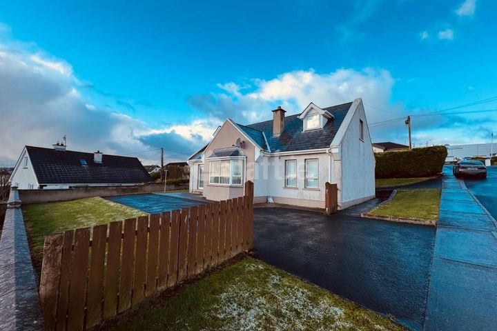 5 Willow Grove, Carnamuggagh Lower, Letterkenny, Co. Donegal