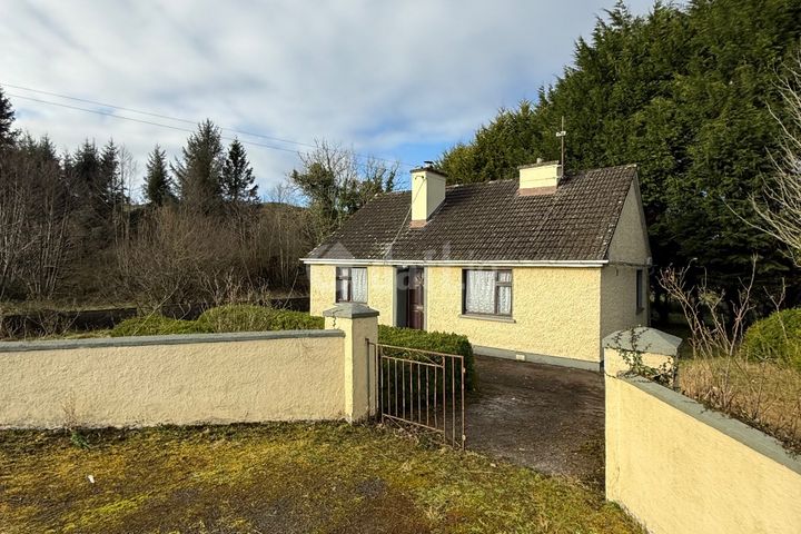 Leitrim Village, Co Roscommon N41 F220, Askill, Co. Leitrim