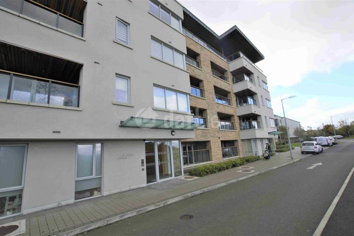 Beech House, Red Arches Drive, Baldoyle, Dublin 13 **Short Term Let**