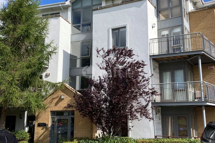 Goldsmith Hall, Collegewood, Castleknock, Dublin 15