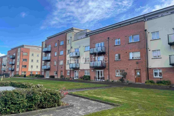 Mayeston Square, Finglas, Dublin 11 (Short Term Let)